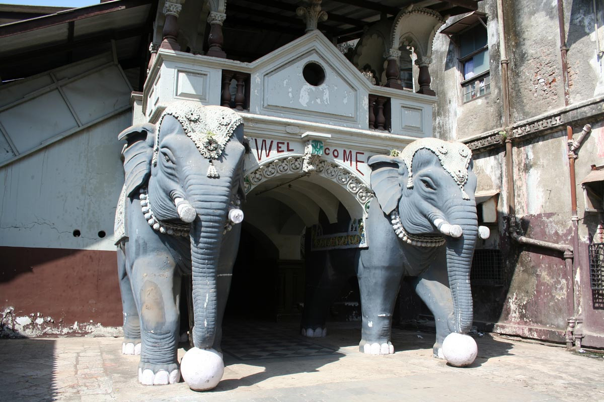 <span style="color:white">New Imperial, Mumbai, 2007</span>